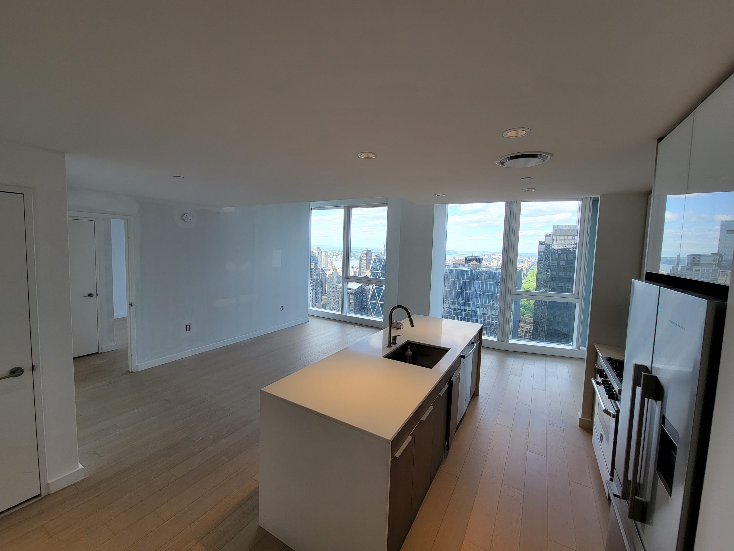 ARO | Midtown West Luxury 1- to 3-Bedroom Apartment Rentals Available